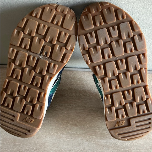 New Balance womens 57/40 Sneakers Size 6.5 Wide Retro Sneakerhead Favorite - Picture 12 of 12